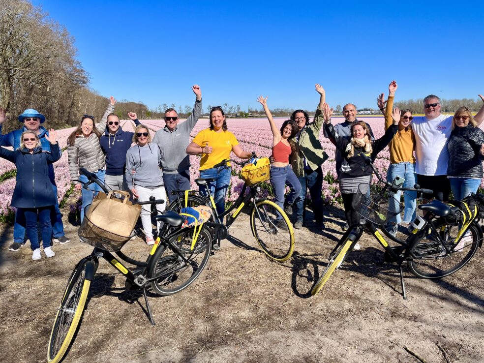 Tulip Bicycle Tour – guided bike tour past colourful flower fields in Holland